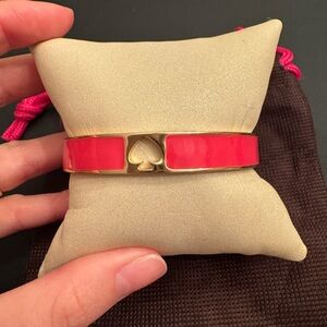 EUC! Kate Spade, spade cut out bangle. One size. Comes with jewelry bag.